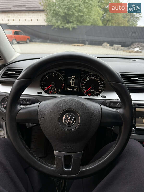 Volkswagen Passat 2010