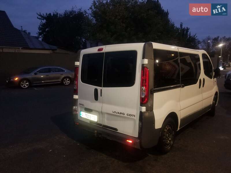 Opel Vivaro 2011