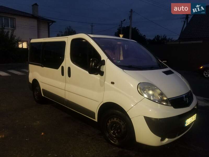 Opel Vivaro 2011
