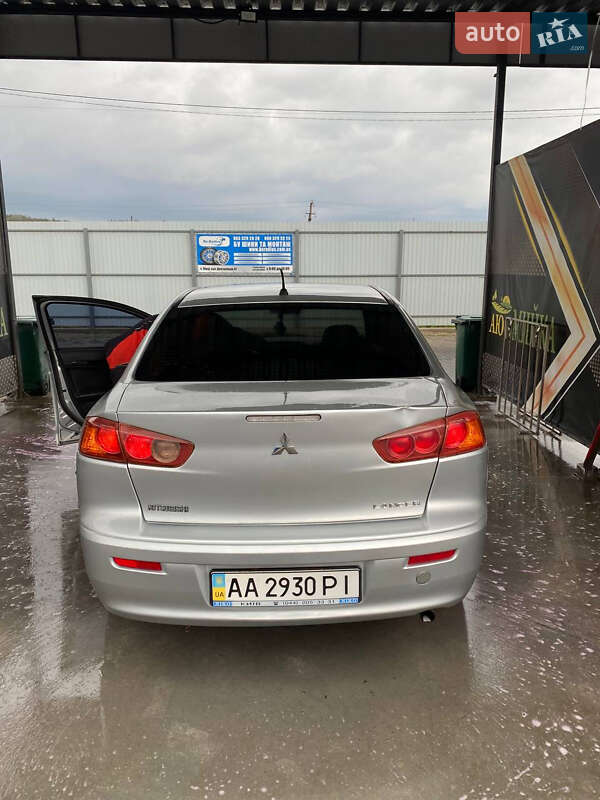 Mitsubishi Lancer 2013