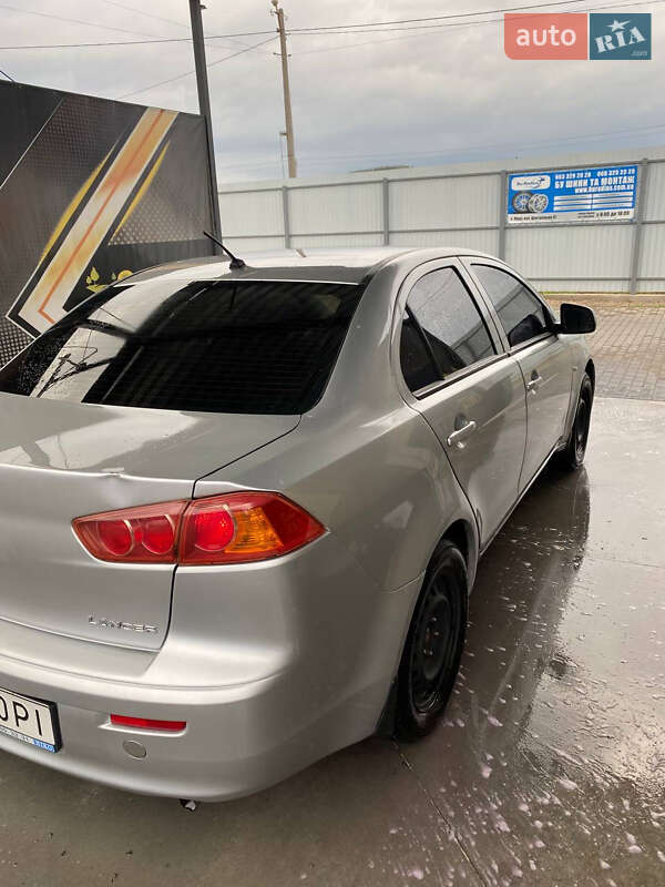 Mitsubishi Lancer 2013