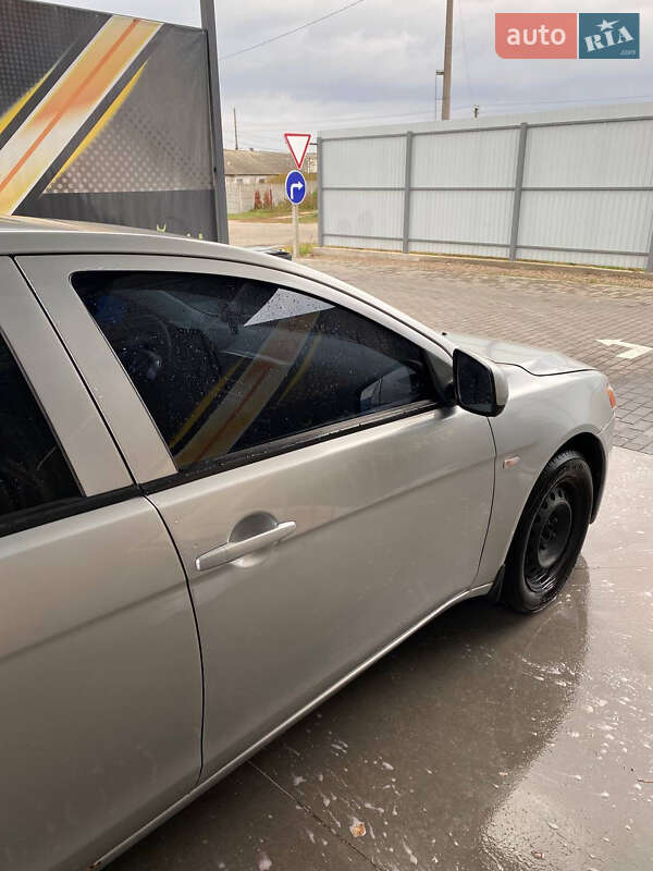 Mitsubishi Lancer 2013