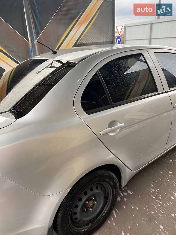 Mitsubishi Lancer 2013