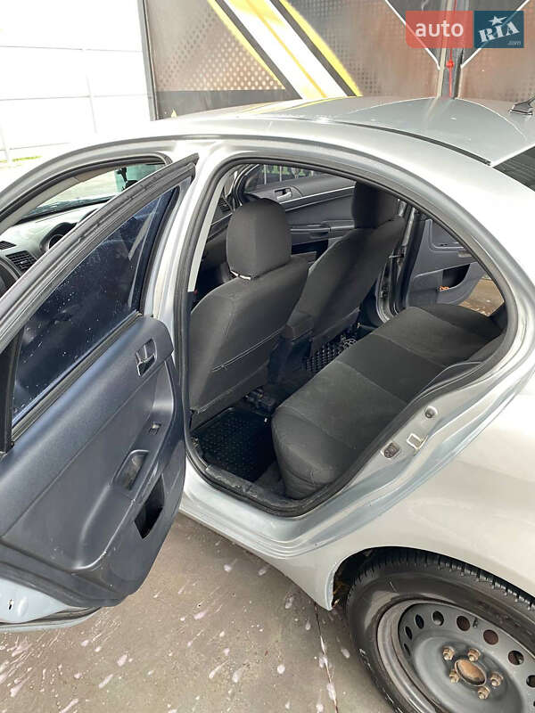 Mitsubishi Lancer 2013