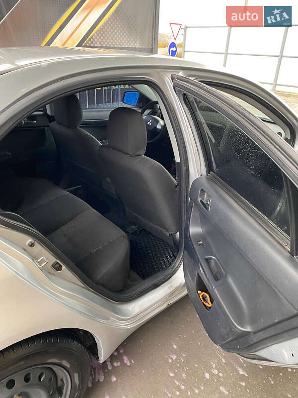 Mitsubishi Lancer 2013