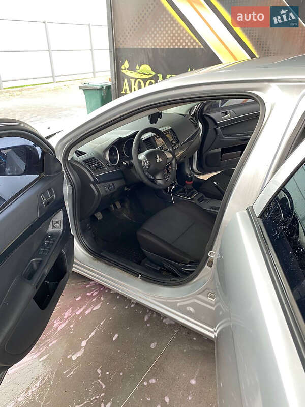 Mitsubishi Lancer 2013