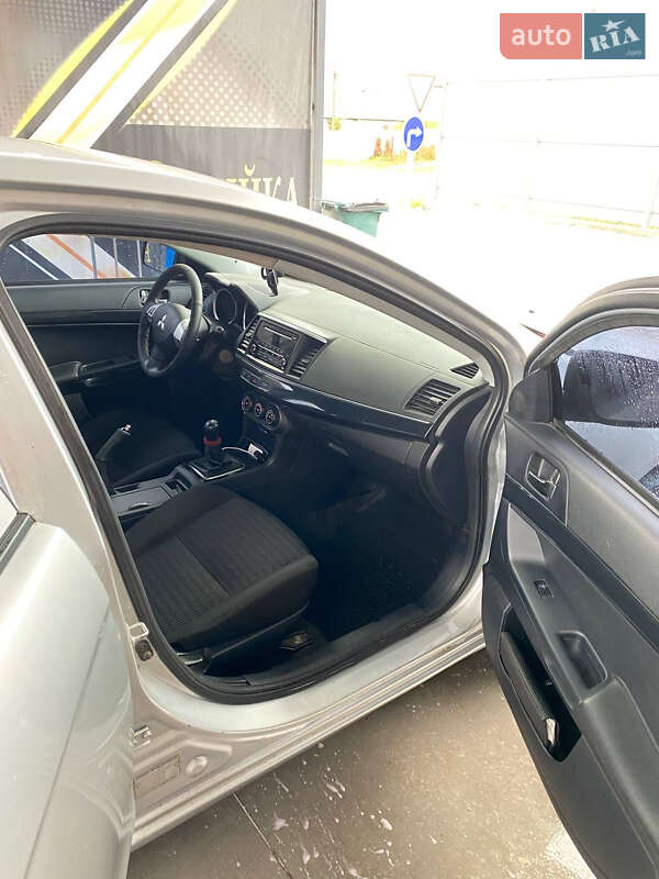 Mitsubishi Lancer 2013