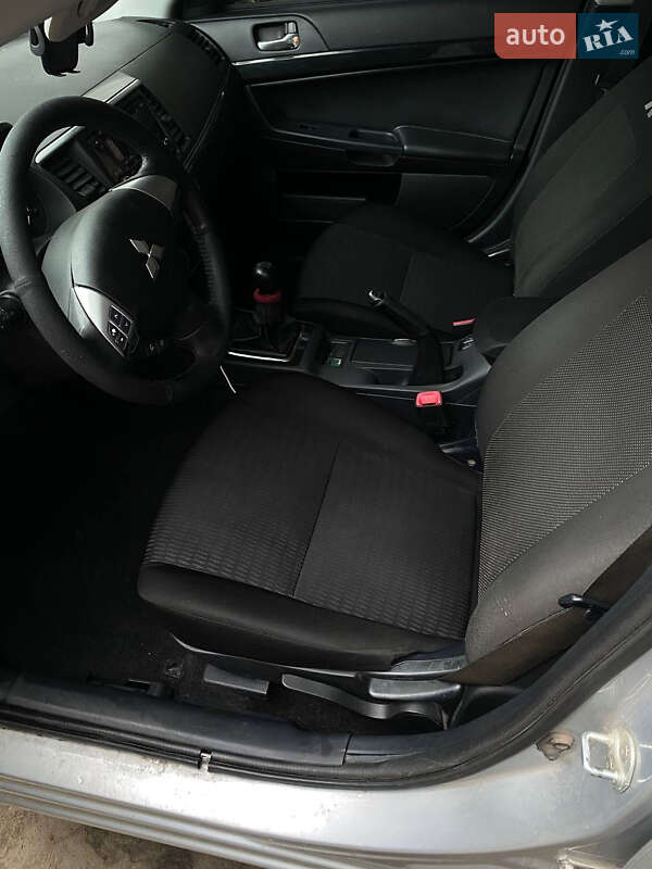 Mitsubishi Lancer 2013