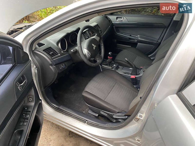 Mitsubishi Lancer 2013