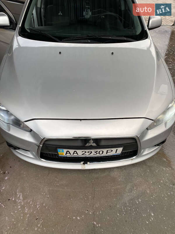 Mitsubishi Lancer 2013