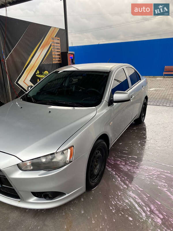 Mitsubishi Lancer 2013