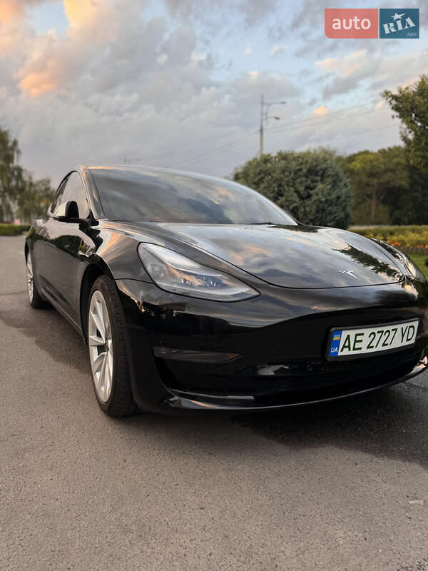 Tesla Model 3 2022