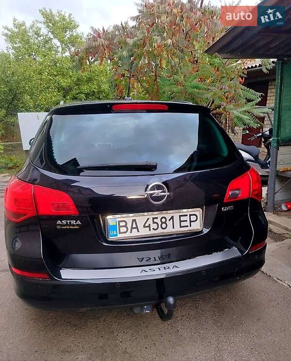 Opel Astra 2011