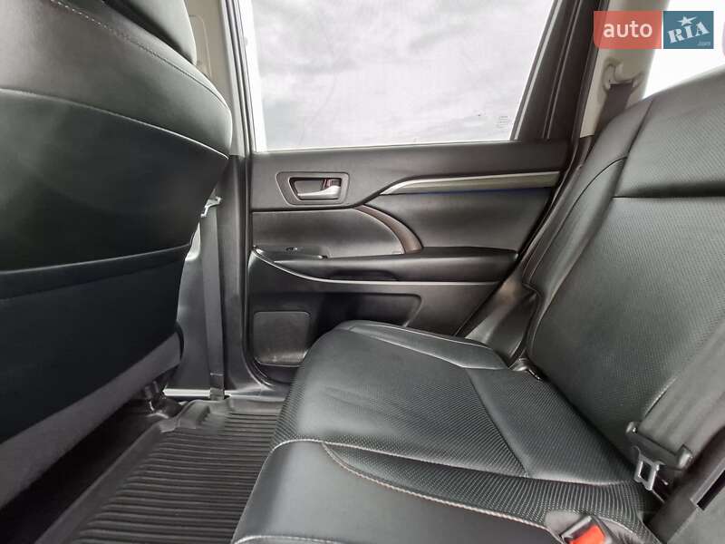 Toyota Highlander 2019