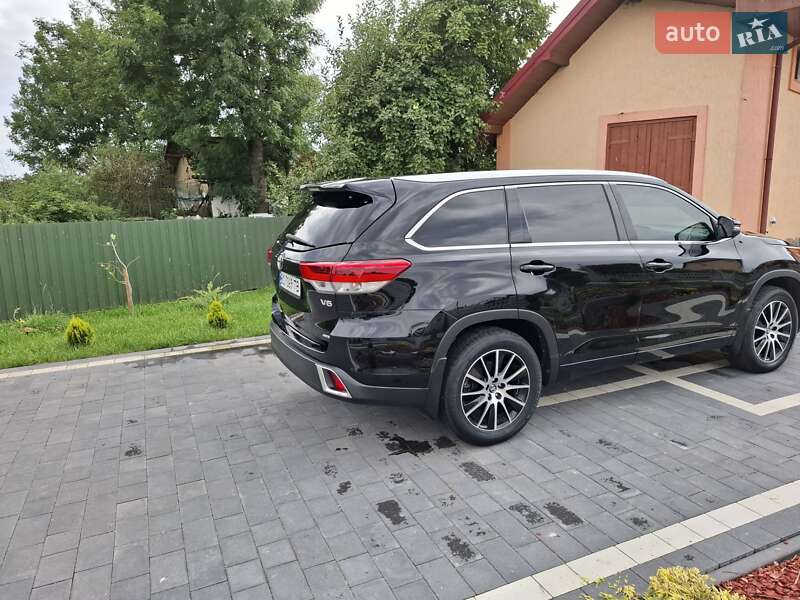 Toyota Highlander 2019