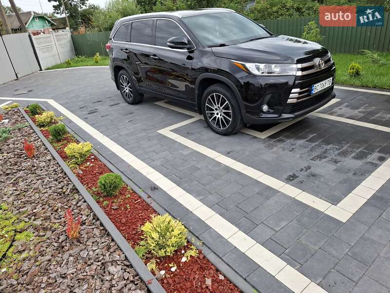 Toyota Highlander 2019