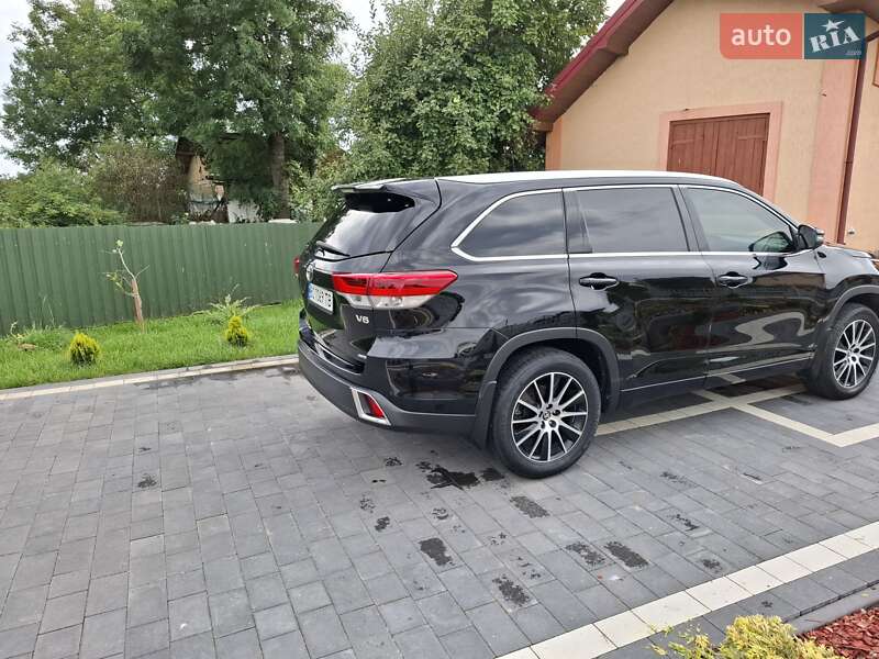 Toyota Highlander 2019
