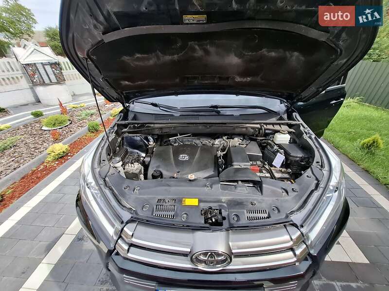 Toyota Highlander 2019