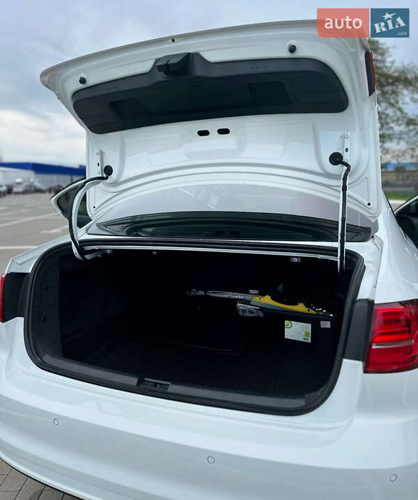 Volkswagen Jetta 2014