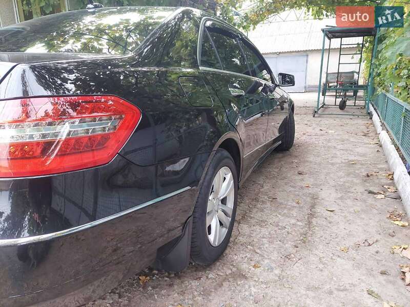 Mercedes-Benz E-Class 2010