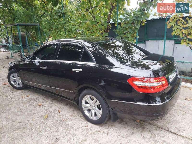 Mercedes-Benz E-Class 2010