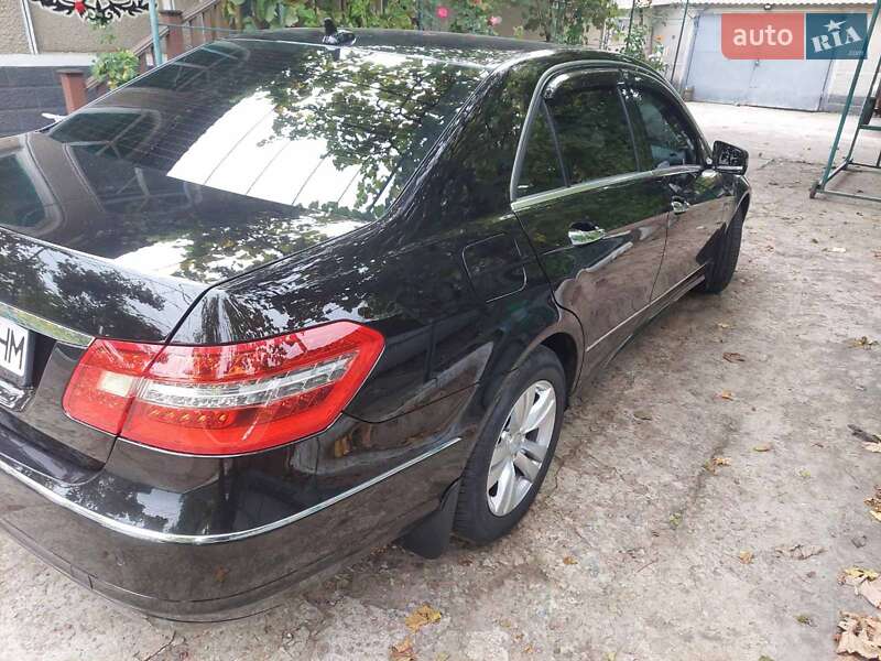 Mercedes-Benz E-Class 2010