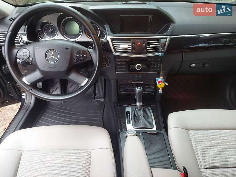 Mercedes-Benz E-Class 2010