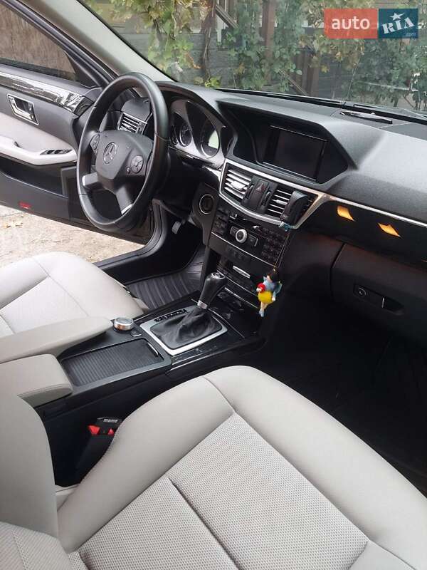 Mercedes-Benz E-Class 2010