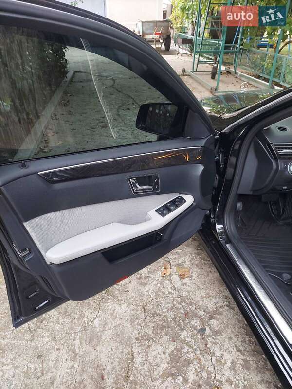 Mercedes-Benz E-Class 2010