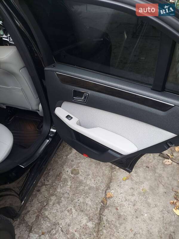 Mercedes-Benz E-Class 2010