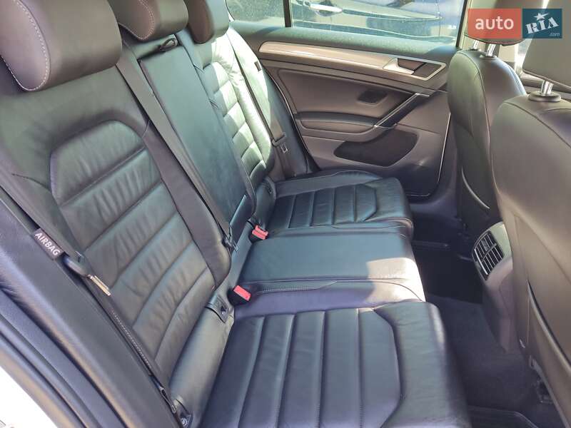 Volkswagen e-Golf 2014