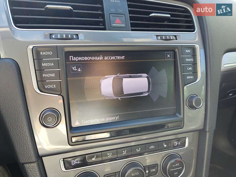 Volkswagen e-Golf 2014