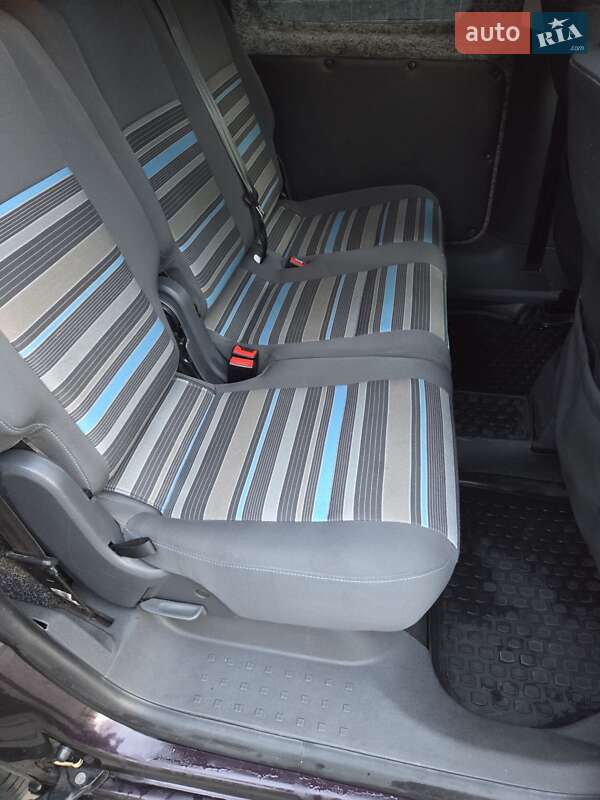 Volkswagen Caddy 2012