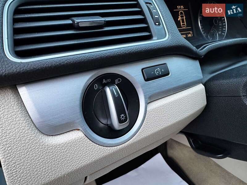 Volkswagen Passat 2012