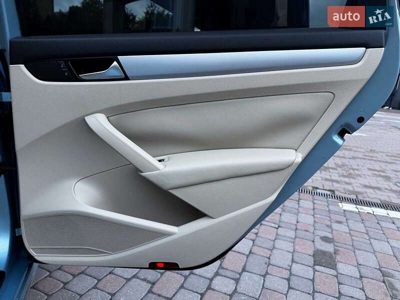 Volkswagen Passat 2012