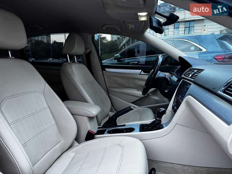 Volkswagen Passat 2012