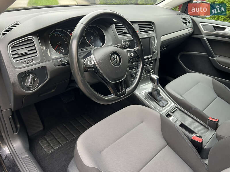 Volkswagen e-Golf 2016