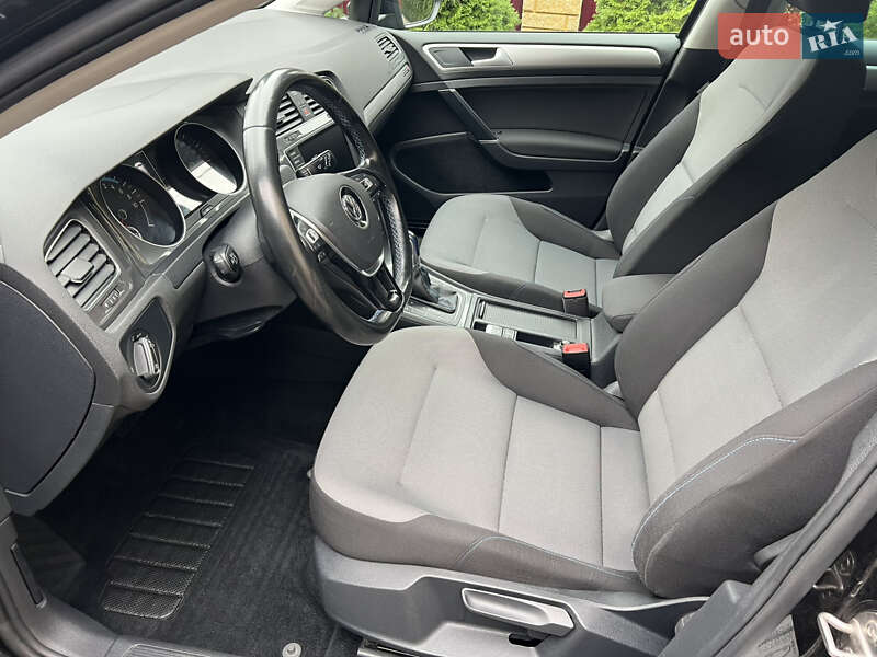 Volkswagen e-Golf 2016