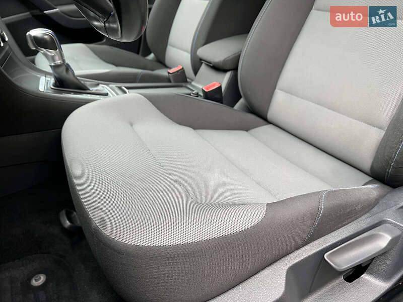 Volkswagen e-Golf 2016