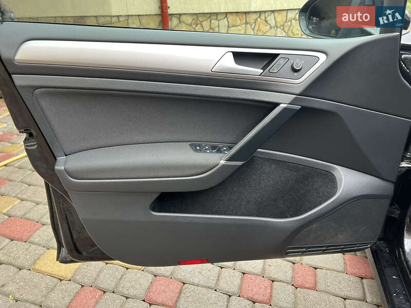 Volkswagen e-Golf 2016