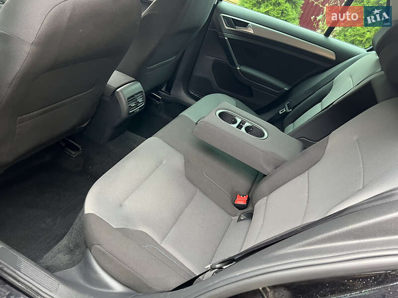 Volkswagen e-Golf 2016