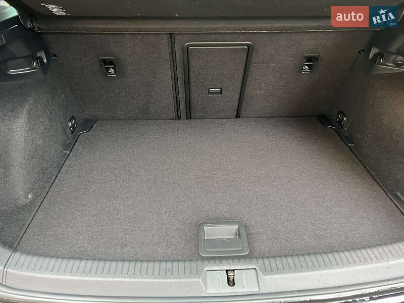 Volkswagen e-Golf 2016