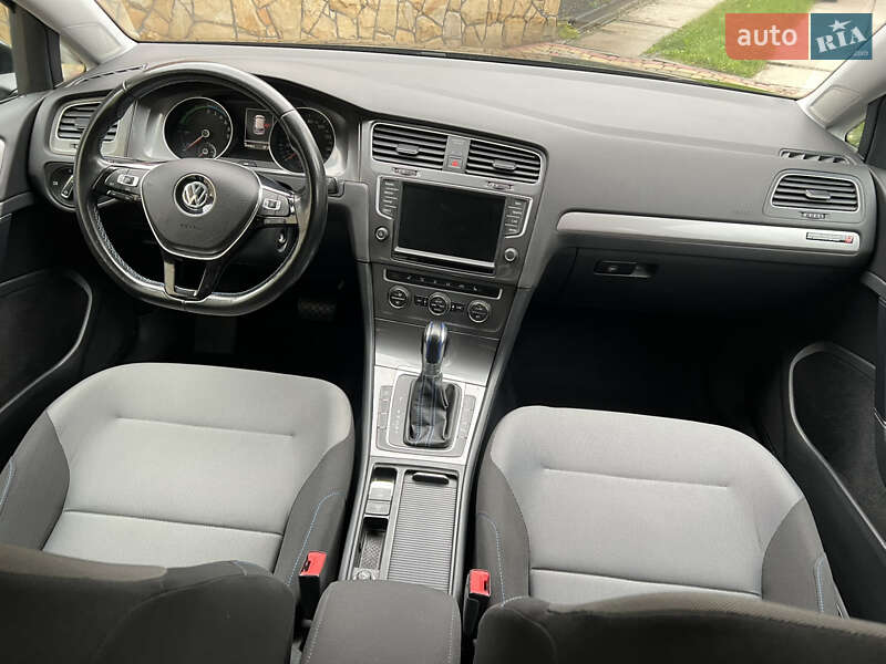 Volkswagen e-Golf 2016