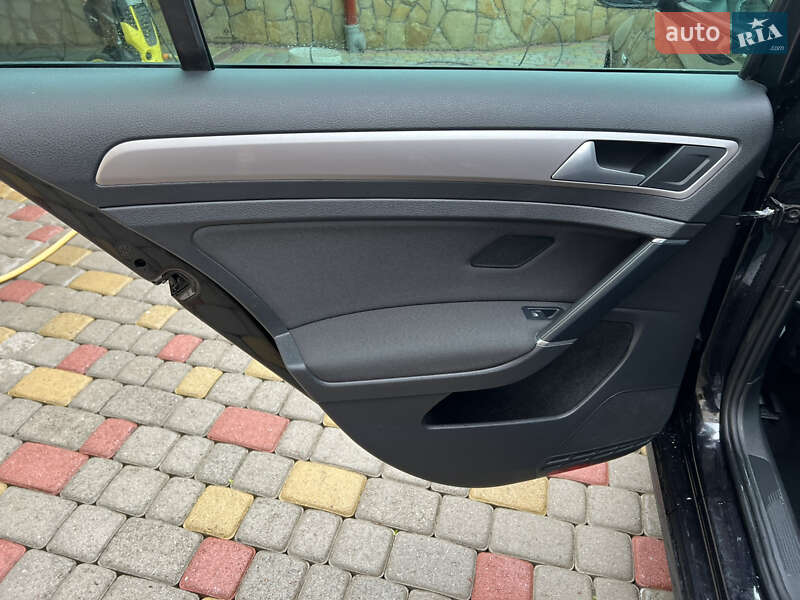 Volkswagen e-Golf 2016