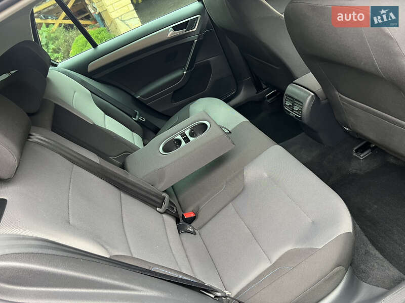 Volkswagen e-Golf 2016