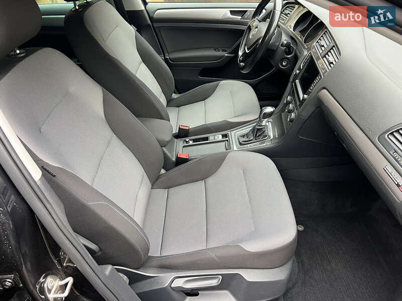 Volkswagen e-Golf 2016