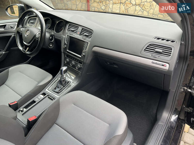 Volkswagen e-Golf 2016