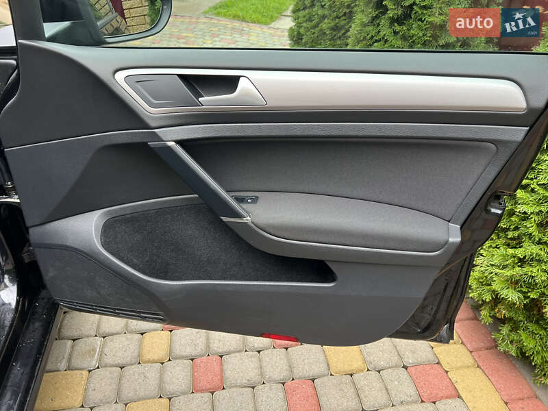 Volkswagen e-Golf 2016