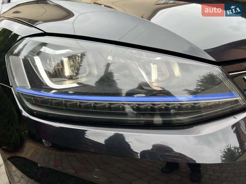 Volkswagen e-Golf 2016