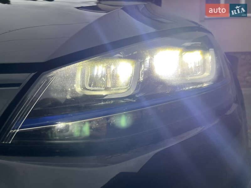 Volkswagen e-Golf 2016